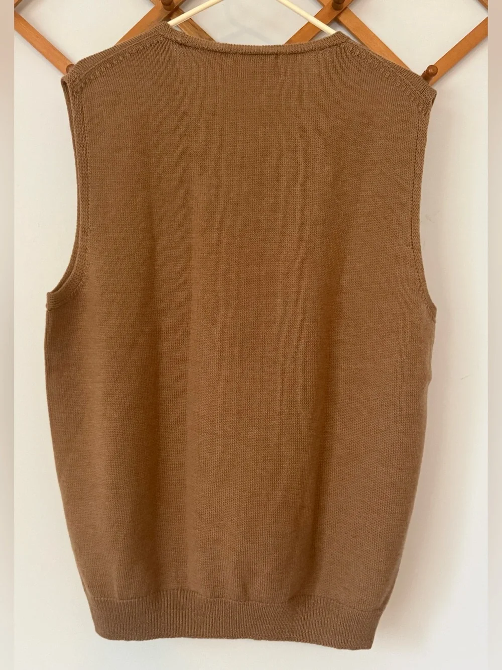 Harrison extra fine wool V-Neck Sweater Vest — Brown Large Scotland
